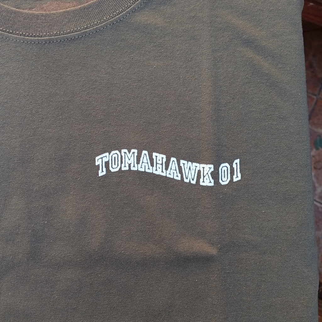 Camiseta "Handle" color verde olivo