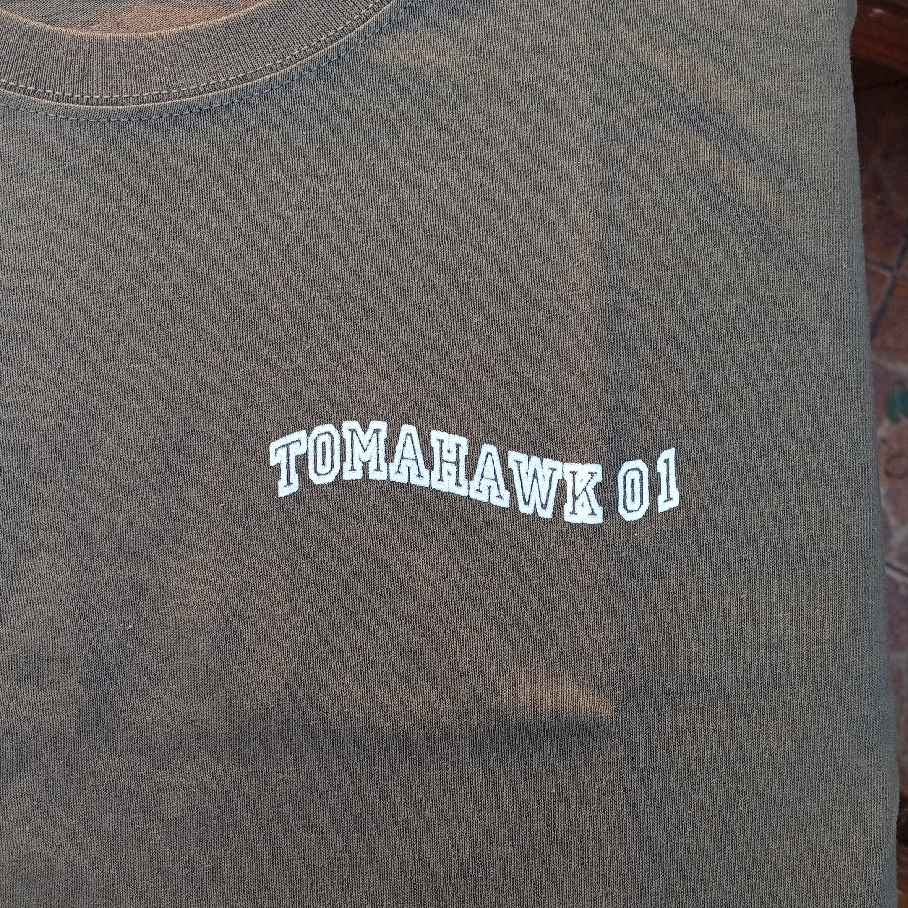Camiseta "Handle" color verde olivo